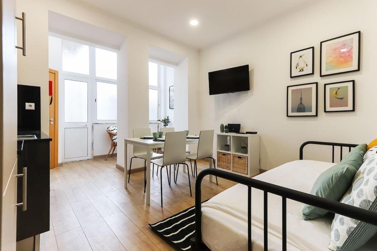 Typical 2 Charming Flat By Homeful Homes Apartamento *