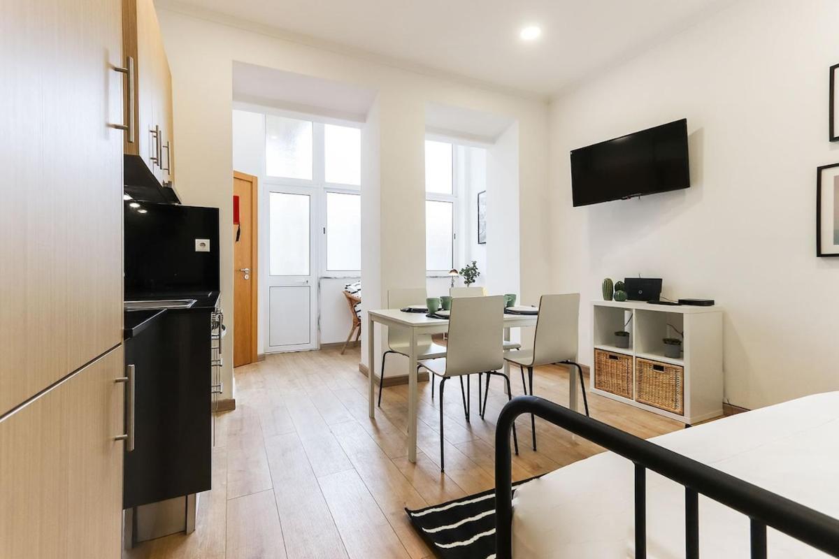 Typical 2 Charming Flat By Homeful Homes Apartamento